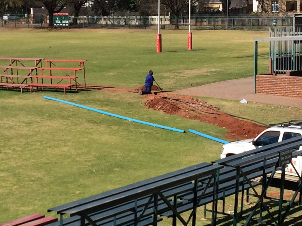 KingEdVIISchool's tweet photo. #RedProjects @KingEdVIISchool New aluminum doors been installed at Rob Wray Pavillion #redimprovements always on the go! #redclass https://t.co/AwvYOhLtQ4