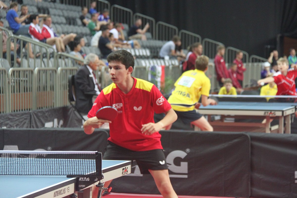 rfetm_tenismesa's tweet photo. ¡El #TeamESP🇪🇸 empieza con victoria! Fco Miguel Ruiz vence a Ilia Kortchinski por 4-0 en la 1ª Ronda del #EuropeanYouthChampionships🇪🇺🏓 https://t.co/9avacRc2qy