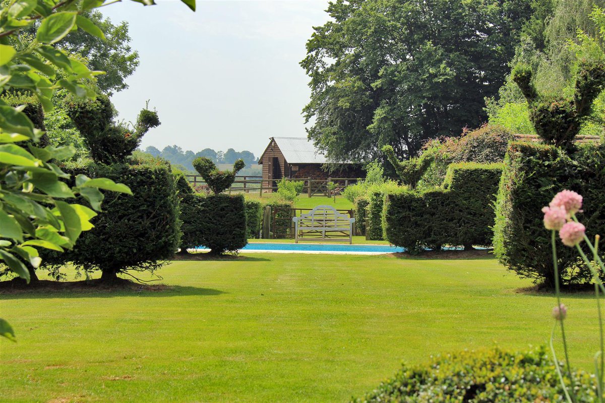KFSimonBiddulph's tweet photo. Coming soon - #benenden #barn #swimmingpool #equestrian #knightfrank #simonbiddulph #darlingbudsofmay @CranbrookSch @DPS_Cranbrook #Kent https://t.co/wVhFuicHW2