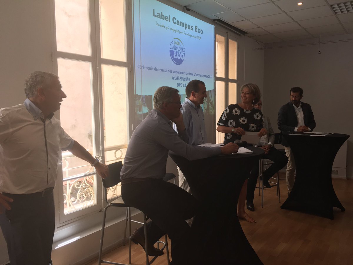 UPE13_'s tweet photo. Remise des versements de la taxe d'apprentissage aux écoles du  @label_campuseco ✨✨ https://t.co/wsO8tqnjlW