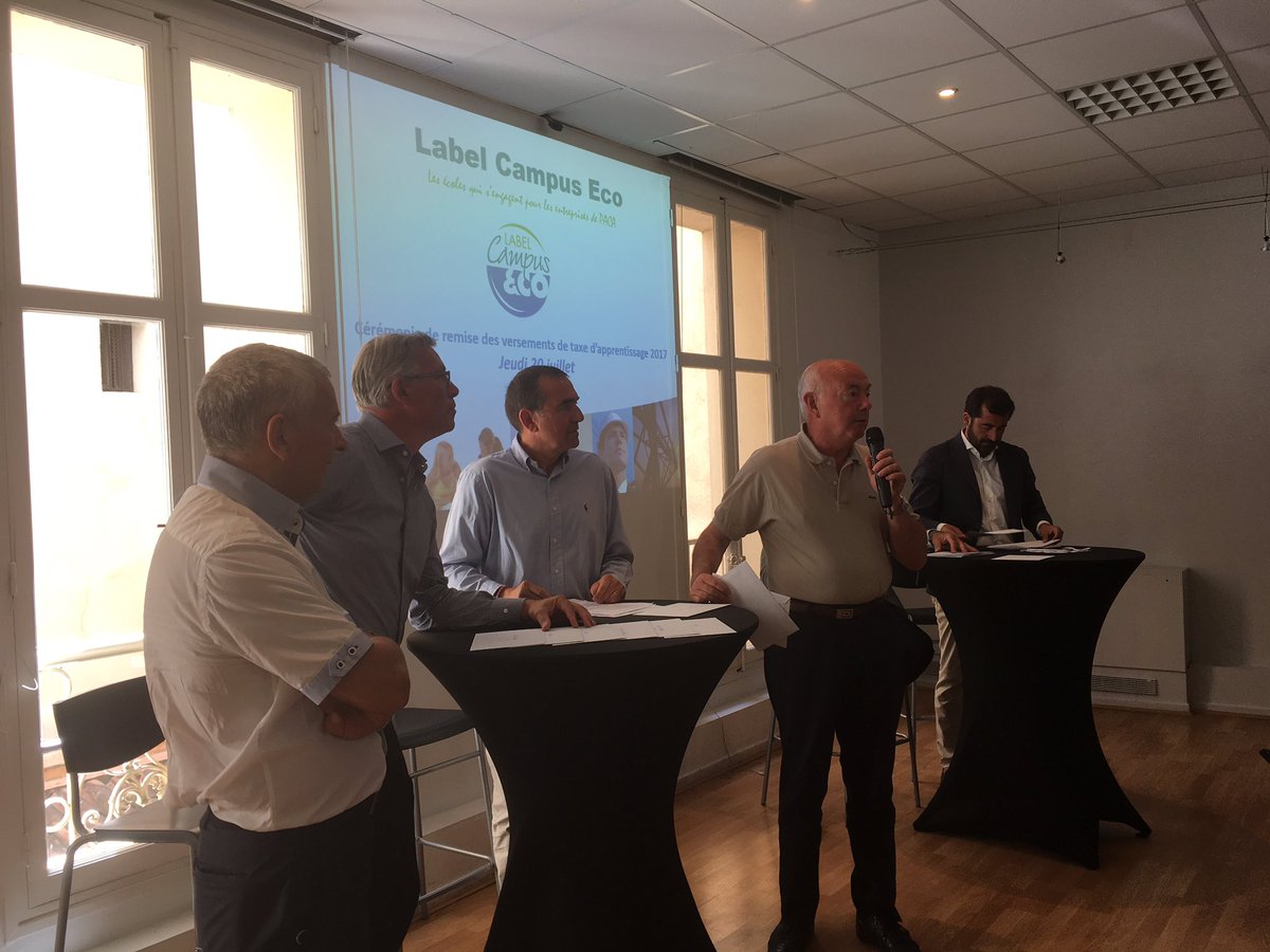 UPE13_'s tweet photo. Remise des versements de la taxe d'apprentissage aux écoles du  @label_campuseco ✨✨ https://t.co/wsO8tqnjlW