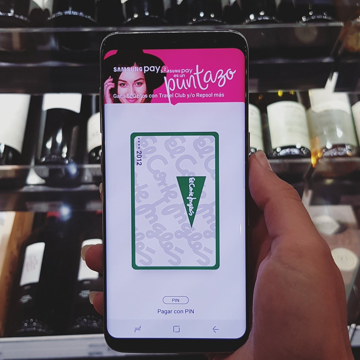 SamsungEspana's tweet photo. Hoy ser CM de @SamsungEspana tiene premio 😍 Tengo 100€ para darme un capricho gourmet en @elcorteingles con #SamsungPay ¿Qué me compro? https://t.co/EwsgkXDSFG