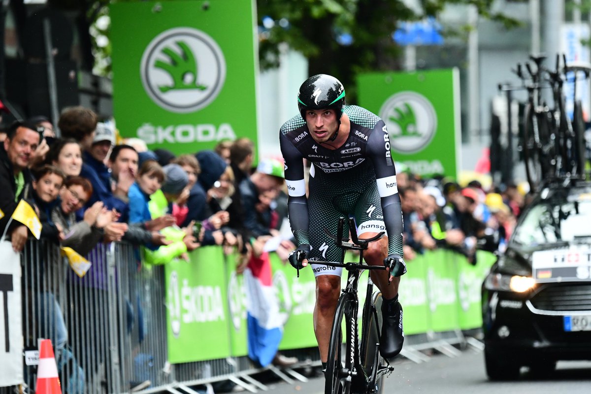 RT if you think @RudiSelig 🇩🇪 will win today's sprint on the Champs-Elysées #GreenJersey #TDF2017