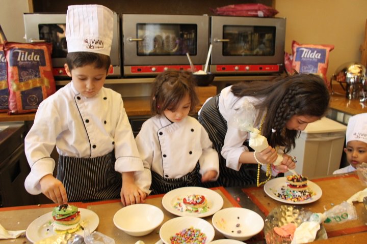 RayhaanHotels's tweet photo. Join us tomorrow and bring your kids to enjoy a fun-filled Little Chefs Friday Brunch at Liwan.  https://t.co/rtSbe1xx1e https://t.co/a4coGId6XO