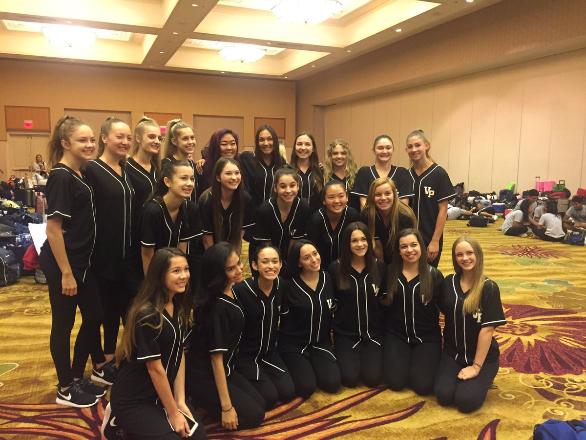 VphsDance's tweet photo. 2017-2018 advanced dance team! https://t.co/eOiyjMIA9B