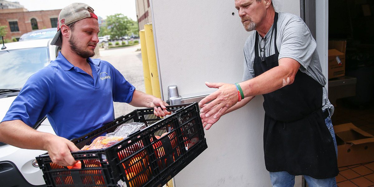 Farmers market supports the homeless through food donation program dlvr.it/PWzNKb