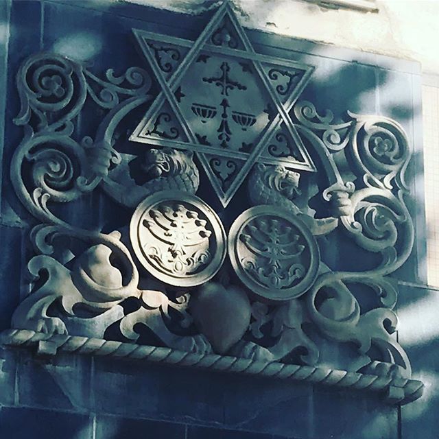 AldgateConnect's tweet photo. A new part of town to explore this morning #Aldgate #london #workcourse 📷: @sugar_spice_and_all_thats_nice https://t.co/4ggwNUOZLa