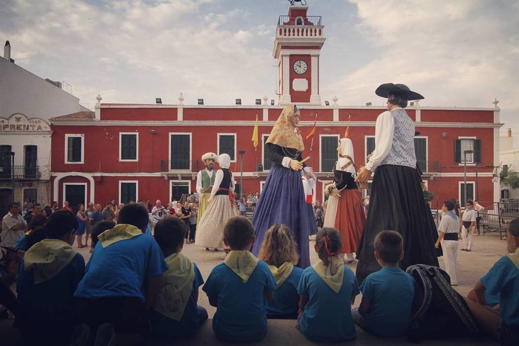 esdiarimenorca's tweet photo. LA FOTO | Tot a punt per a les festes de Sant Jaume 2017. (Foto: Gemma Andreu) #menorca #mencantamenorca #escast… https://t.co/Ldf4ot5vWu https://t.co/wPp2B1O5yg