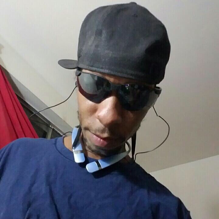 kingcut215's tweet photo. back at it #Music #Lit #CallingMyFans#Liveme 🔥LS🔥👑MÏŞFÏŤ♠👊🔥: https://t.co/dKUHtJOLDJ https://t.co/2DhdrkCwqF