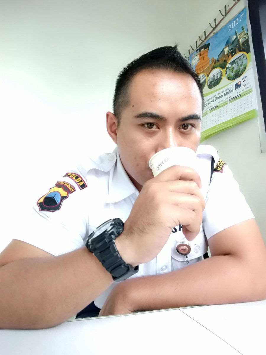 Sholikhin1011's tweet photo. Ngopi sek Ben cethoโ๐ฎ๐
#ngopi #kopi #coffeetime #coffebreak #coffee #security #securiti #possecurity #satpam #possatpam #possatpamvip https://t.co/Q4lA61QEs4