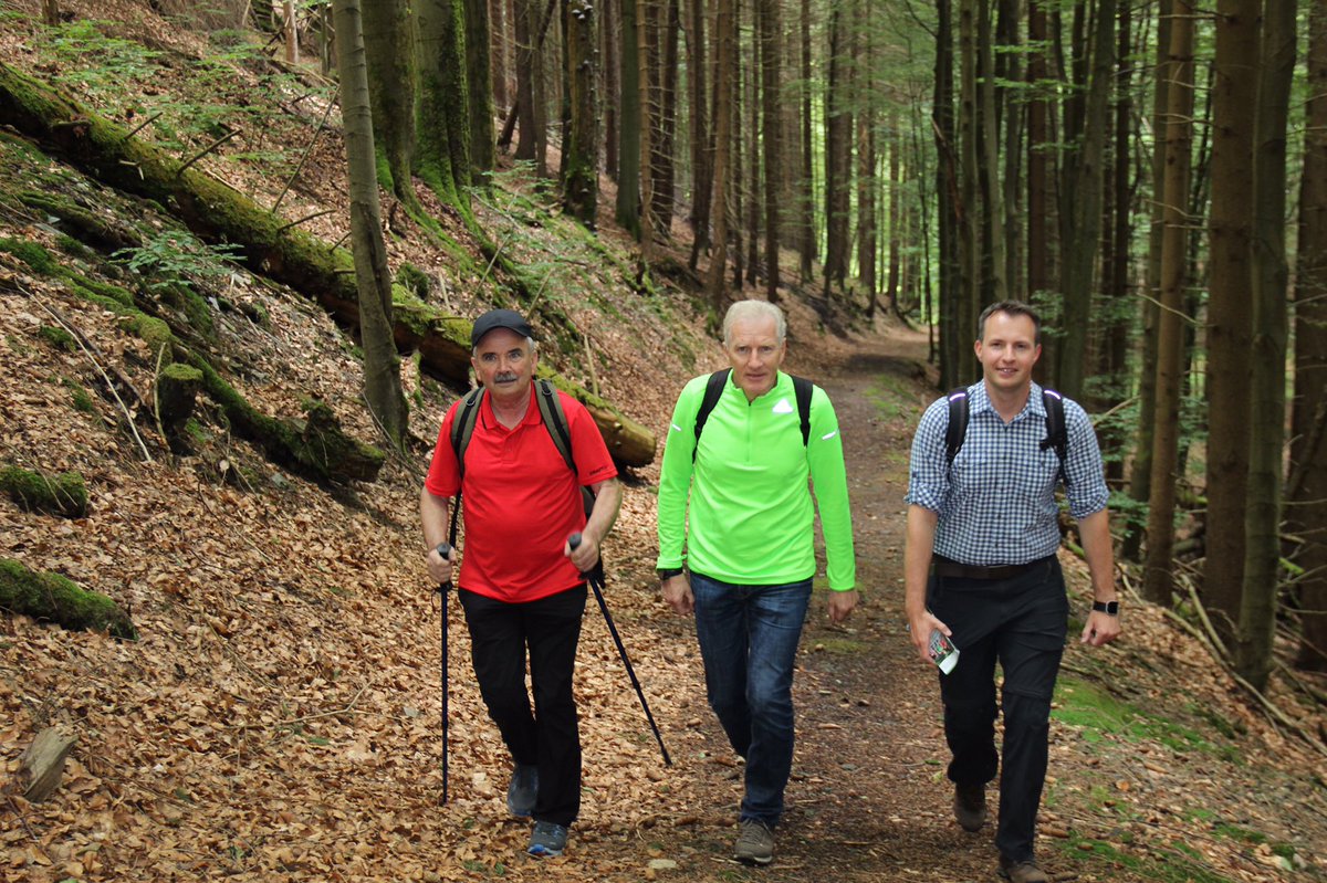 Buehlandreas's tweet photo. Mit Wirtschaftsauschussvorsitz #Wucherpfennig u Abg#Wirkner hab ich Panorama Schwarzatalweg bis #Altenfeld unter Tourismusaspekt abgewandert https://t.co/DokpDAgShA