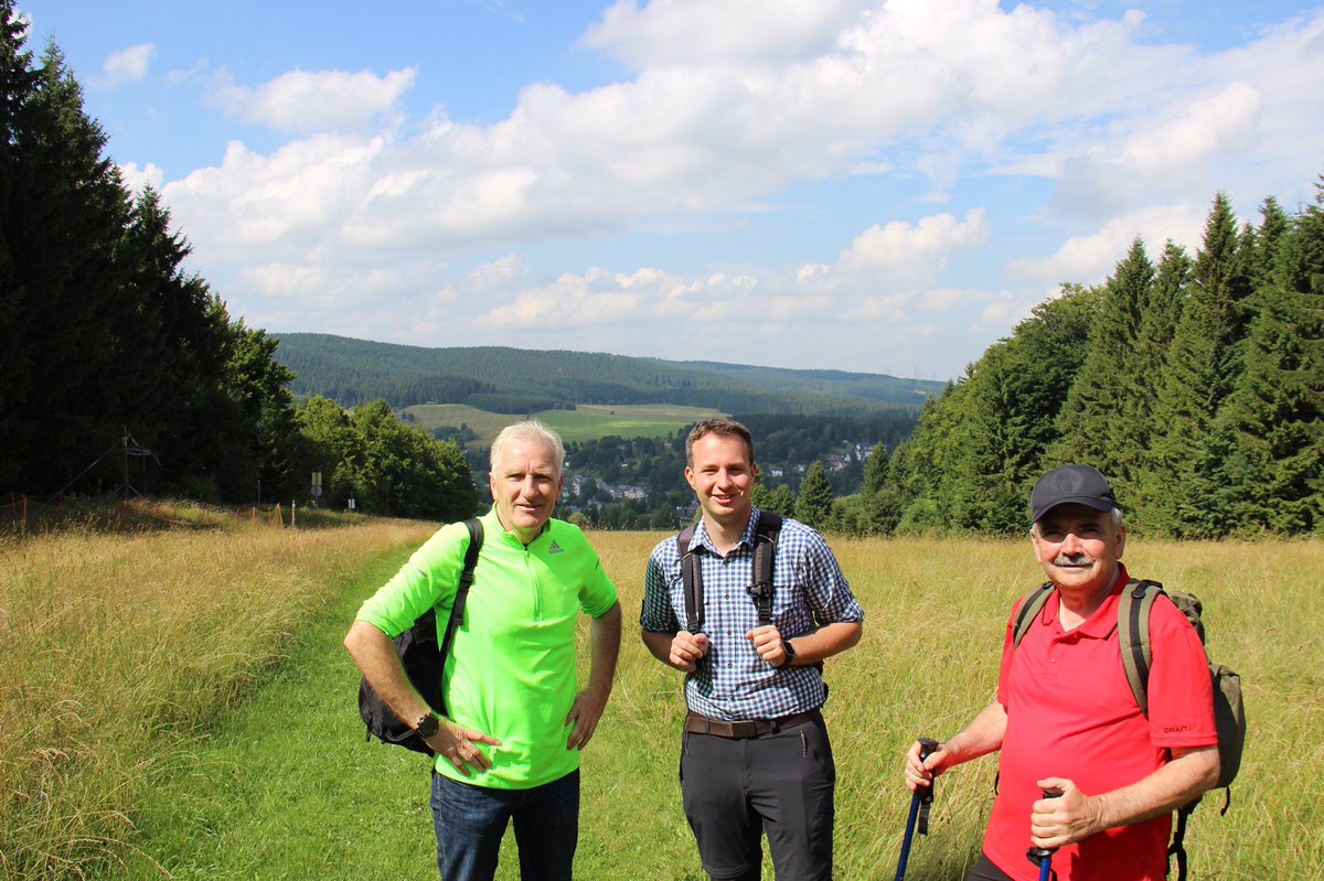 Buehlandreas's tweet photo. Mit Wirtschaftsauschussvorsitz #Wucherpfennig u Abg#Wirkner hab ich Panorama Schwarzatalweg bis #Altenfeld unter Tourismusaspekt abgewandert https://t.co/DokpDAgShA