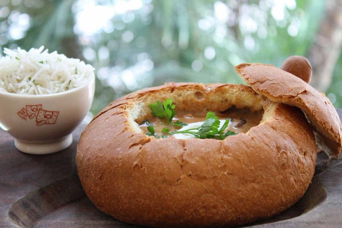 LPQIN's tweet photo. Chicken stroganoff- because every meal should be delicious. #chicken #lunch #dinner #breadbowl #herbrice https://t.co/KrGLeUhBY1