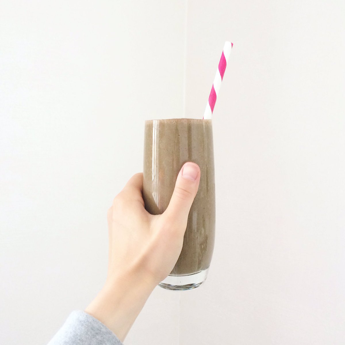 nutblend's tweet photo. Shake it like this #postworkout smoothie - does anyone have any delicious combinations? #filledwithfeelgood https://t.co/vnRqOMuIjs