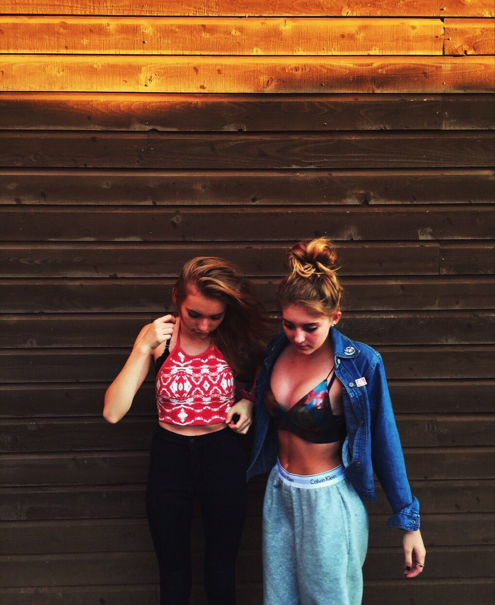 WillowShields's tweet photo. Best friends 🦋 https://t.co/oH5s7j4DB6