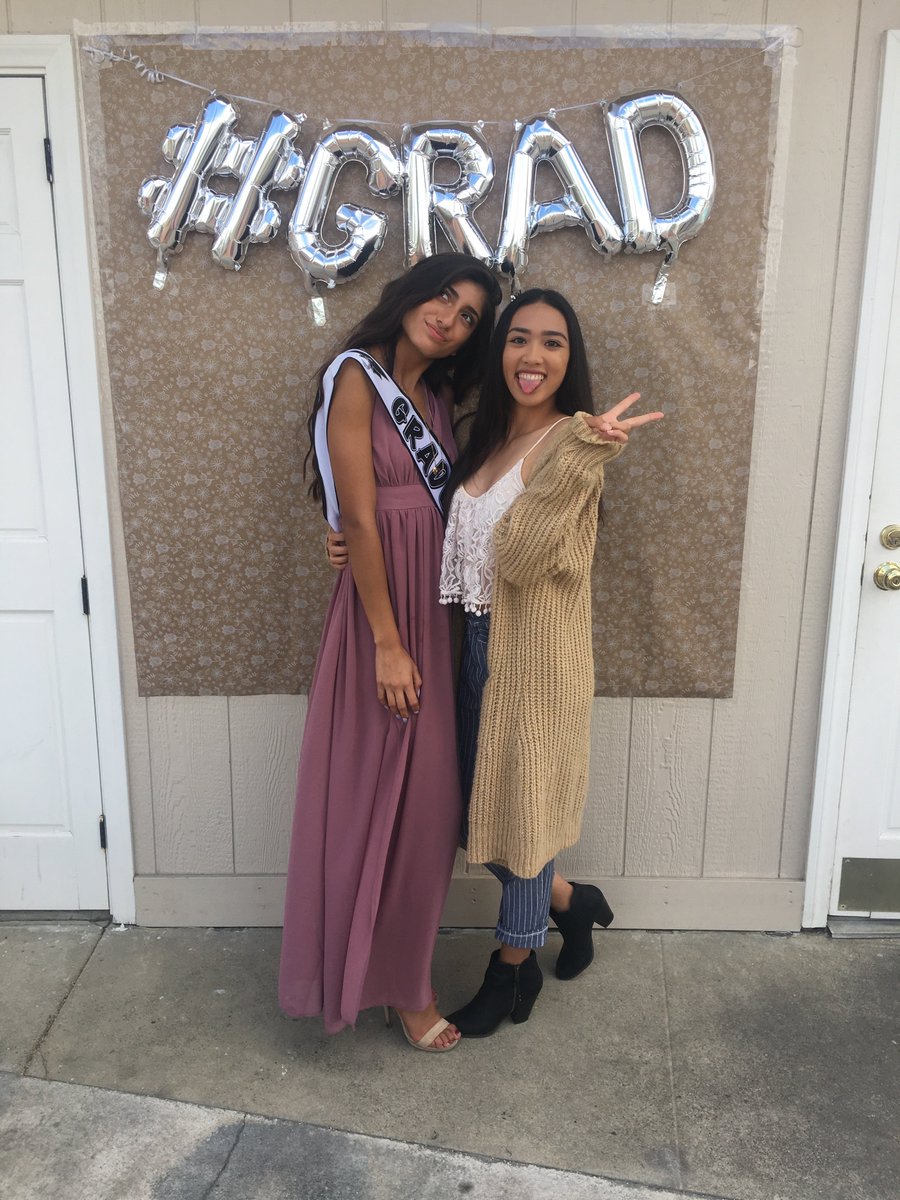 Yoitsmonsse's tweet photo. HAPPY BIRTHDAY BEST FRIEND!🎁💕
I hope you have an amazing day you cat lady! Two more years and you could drink😜 I love you! @Forever_jovelle https://t.co/i6IvKwHSre