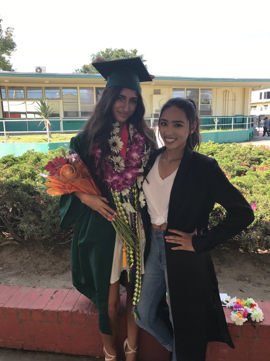 Yoitsmonsse's tweet photo. HAPPY BIRTHDAY BEST FRIEND!🎁💕
I hope you have an amazing day you cat lady! Two more years and you could drink😜 I love you! @Forever_jovelle https://t.co/i6IvKwHSre