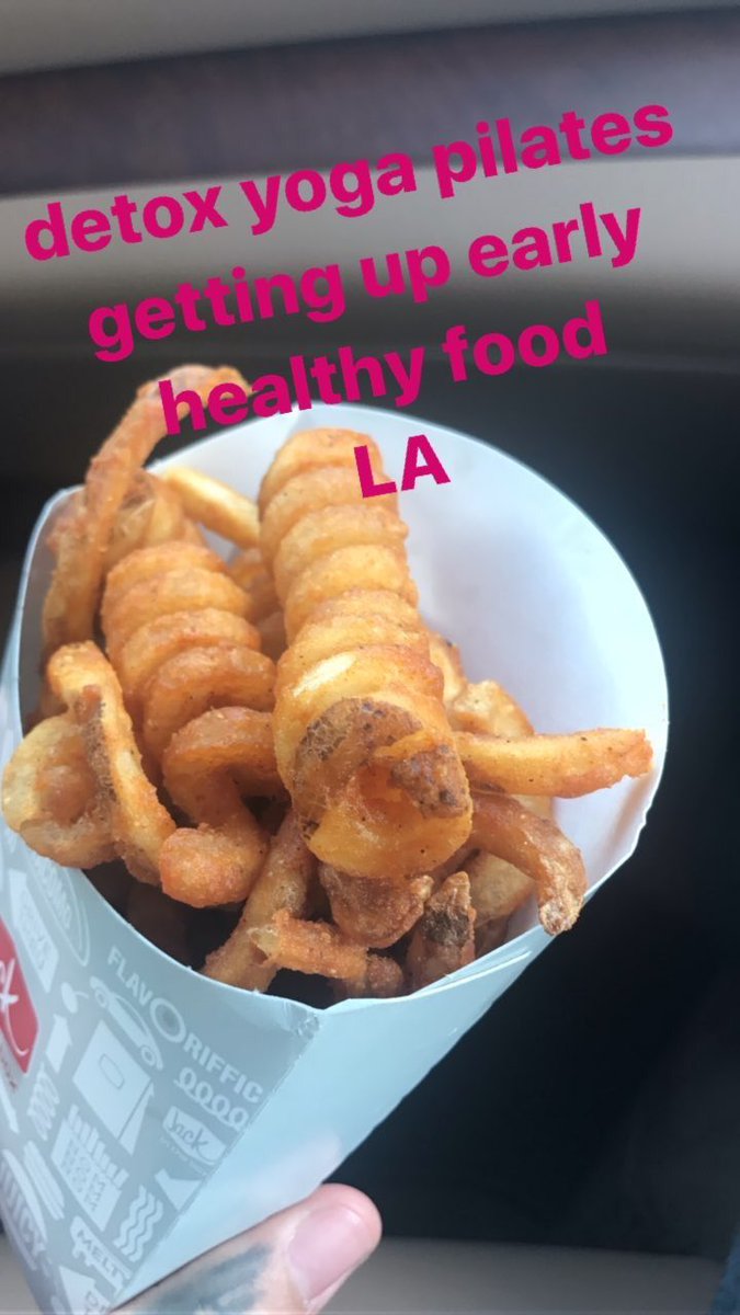 DFKQ1W6XoAAbH8_.jpg (675×1200)