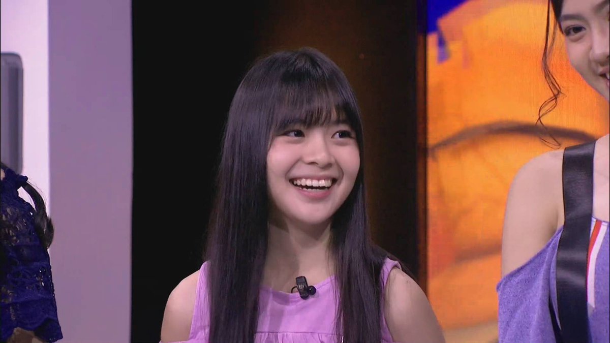 mdtvindonesia's tweet photo. Nona-nona cantik @S_GraciaJKT48 @Cindvia_JKT48 @shaniaJKT48  bakal ada di @TheComment_NET 

Berani matiin TV nya jam 15:00 WIB? https://t.co/v0FIW4Dn7X