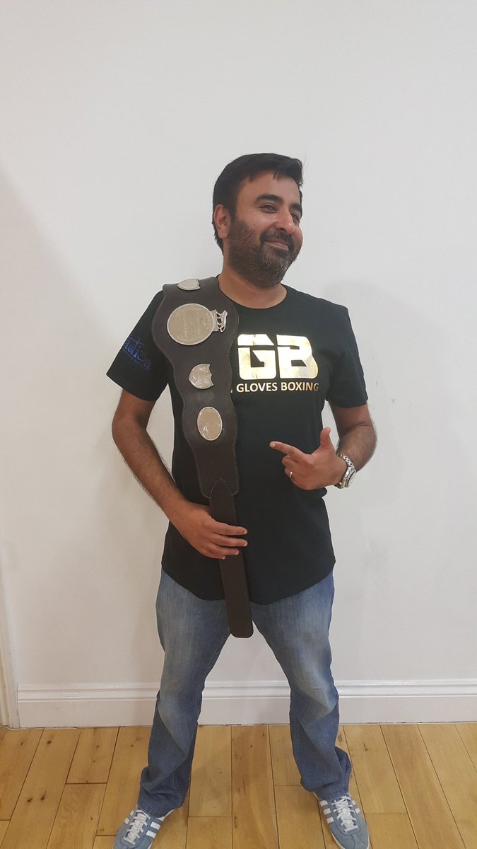 Shaz_SMAC's tweet photo. I just cant help myself - could seriously get used to walking around with this........ #SouthernArea #Peptalkboys #boxingnut π https://t.co/4wGt6JGvFb