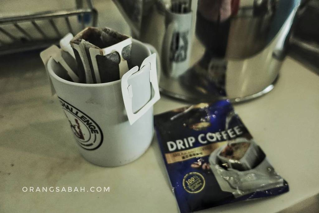 orangsabahweb's tweet photo. IkutSini: https://t.co/wE7pW1pLpd Kupi-kupi dulu bah! Yit Foh drip coffee, kopi Tenom! #yitfohcoffee #kupikupi #orangsabah #macamdikk #kop⦠https://t.co/LodTE3dzZV