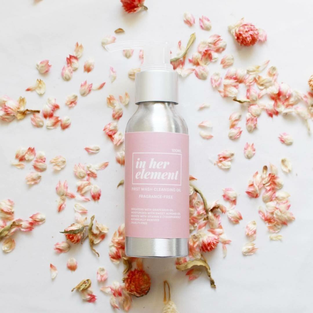 SampleRoomPH's tweet photo. Weary from today’s errands? Refresh and pamper your skin with #InHerElementPH First Wash Cleansing Oil! #SampleRoomPH https://t.co/iTgMueRX9D