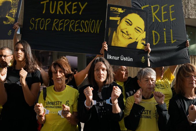 Voir l'image sur Twitter