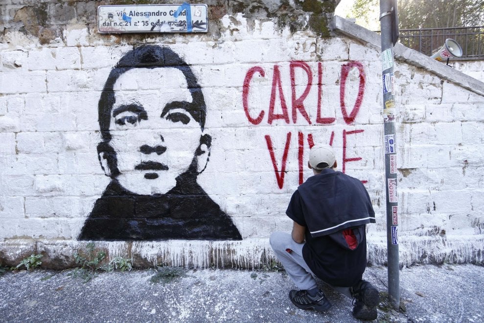 eatps_'s tweet photo. Today we remember #CarloGiuliani killed by police repression in #Genova during the protest against #G8 summit 2001 #Italy #Genova2001 https://t.co/DIucbDuwmI