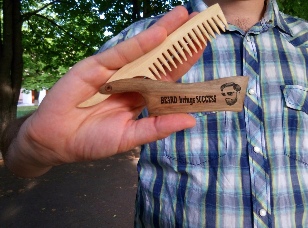 honeyfox93's tweet photo. https://t.co/G4mRFdRqAu
#mustachecomb #giftformen #Giftforhusband #beardgroomingkit #engravedcomb #grandpagifts https://t.co/eY1Q4LBcqF