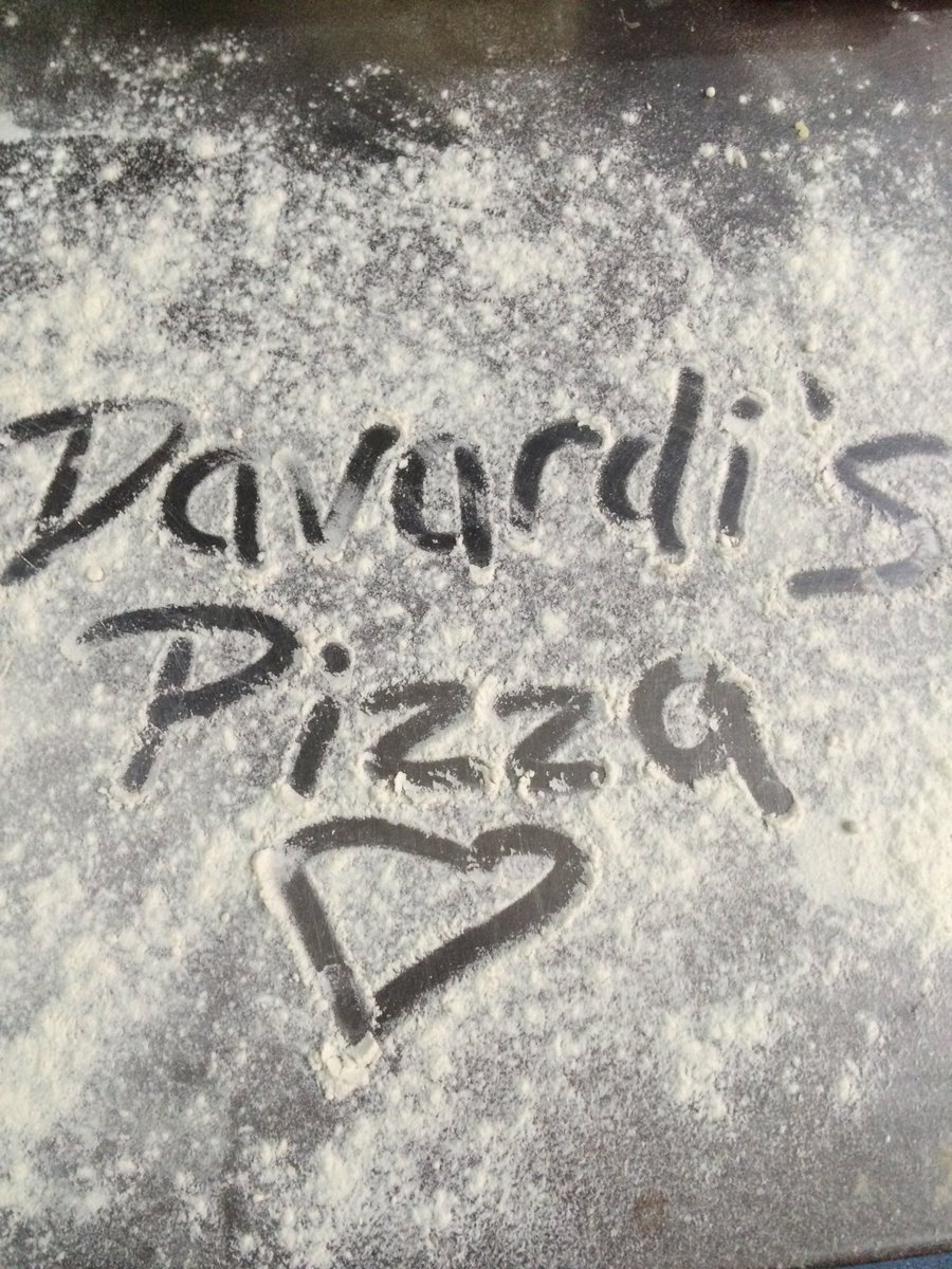 davardis's tweet photo. #FreePizzaThursday RT/follow or like/share for a chance to #Win a large Pizza🍕 or Pasta🍝 of your choice! Good luck 🍀👍 https://t.co/kroPLoBt1u