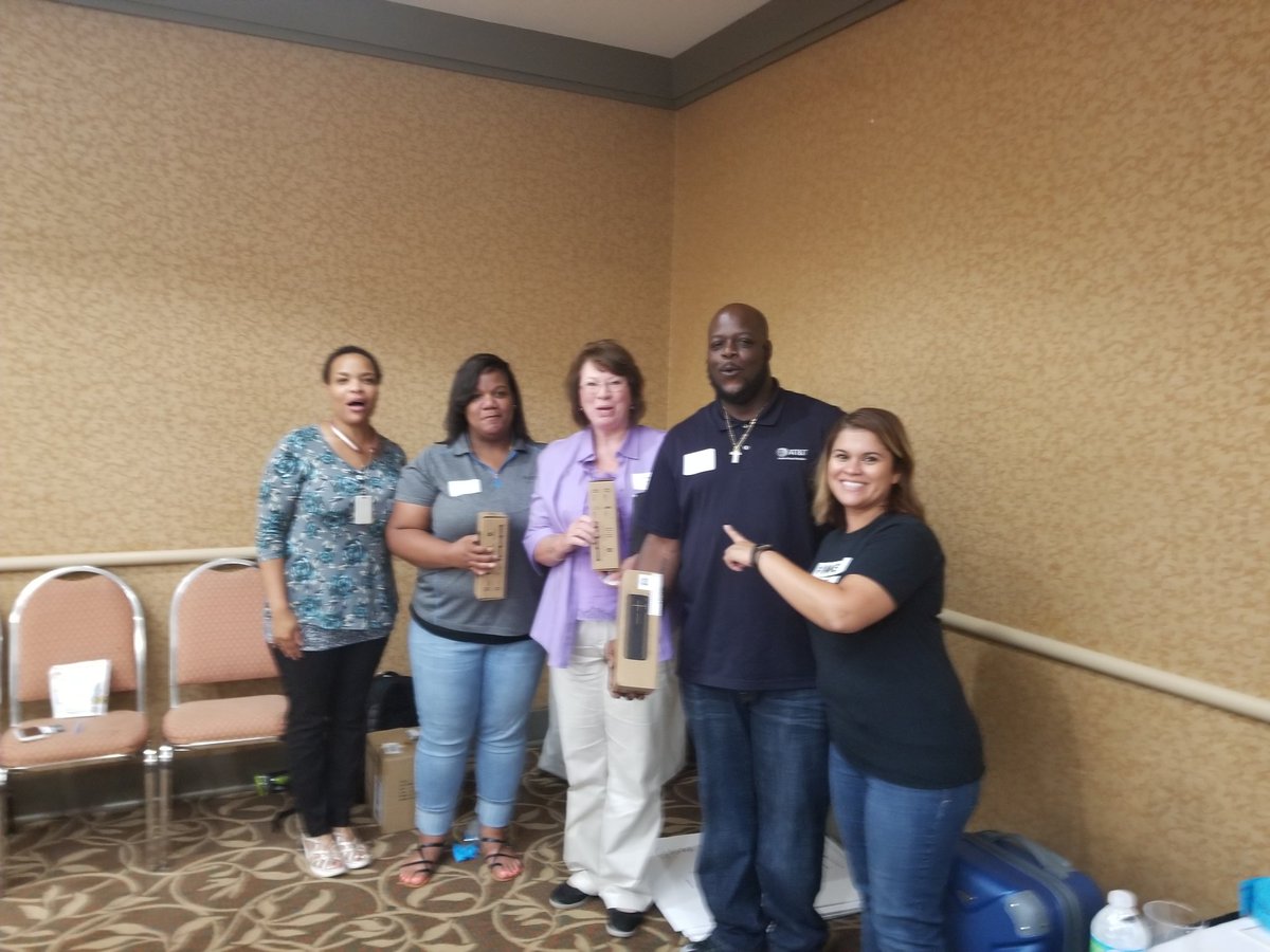 Attaccesryaccelrator tweet media