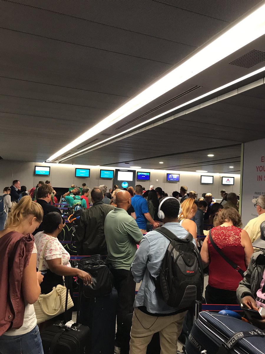 4wardpath's tweet photo. @AerLingus after traveling for the past six months on 12 different airlines, we can say that aer lingus has the worst customer service. https://t.co/SXXaUu8fsX
