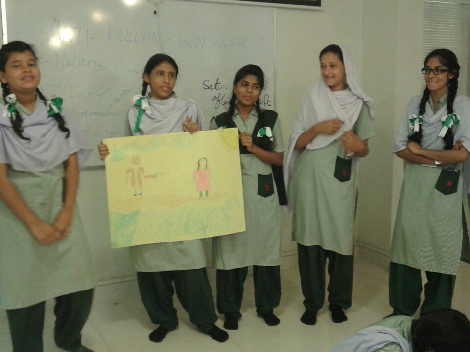 priya_mansha's tweet photo. Engaging the students of 'The Garage School' in an anti-bullying workshop.

@yesprogramnews @iEARNUSA @yespkalumni @FSKamal https://t.co/RtSw6XBpmy