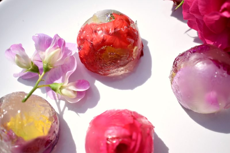 Iemand enig idee wat dit voor heerlijk dessert is? blondeblossom.nl/recept-eetbare… #eetbarebloemen #foodblogger #recept