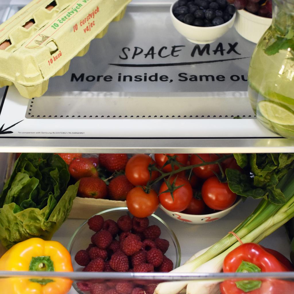 SamsungCZSK's tweet image. Více vnitřního úložného prostoru a to vše při zachování standardních vnějších rozměrů. #SpaceMax