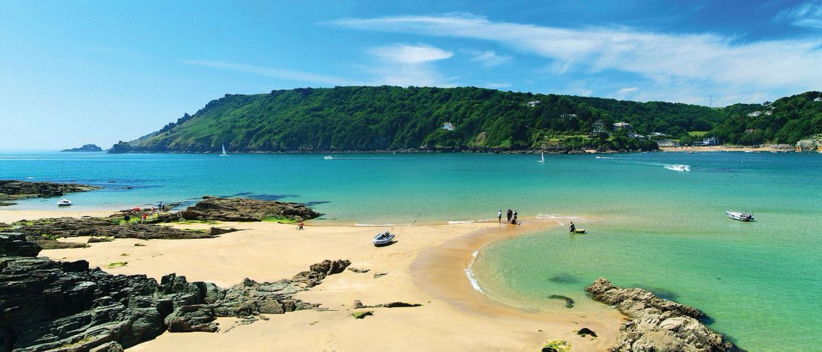 Bask in the beautiful Salcombe sunshine and enjoy the picturesque beach views this summer! #summerinsalcombe