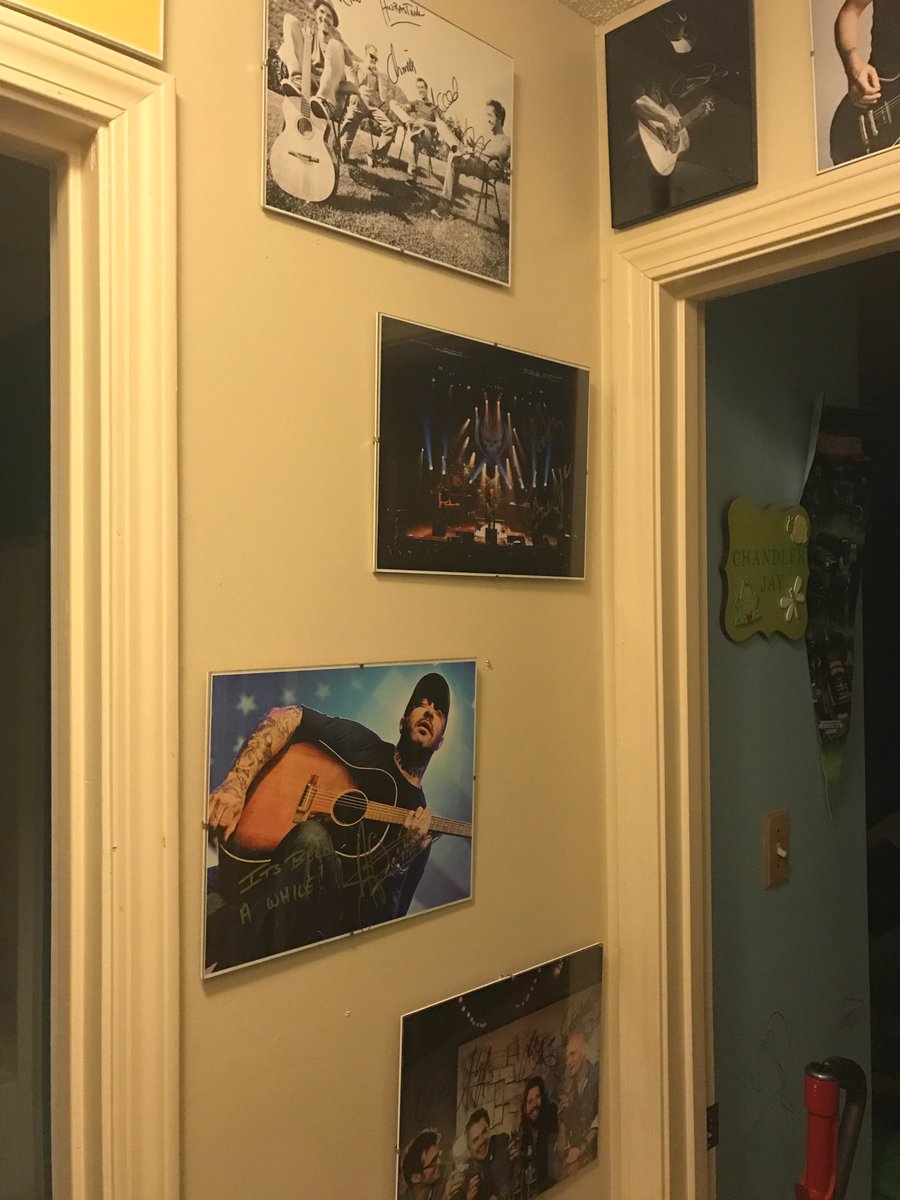 ZBeilfuss's tweet photo. @AdamCarsonAFI hey met ya yesterday in Nashville  and wish it had went better, just wanted to show ya my music hallway no ebayer here https://t.co/BiKkyPbZgt