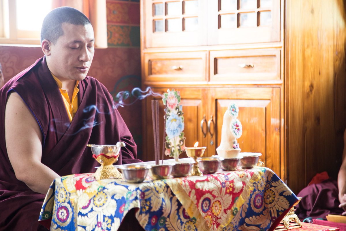 karmapaorg's tweet photo. As long as we were born as human beings, then no matter what kind of life we lead, we are all very much connected. #Karmapa #wisdom https://t.co/QGx1gOy0rx