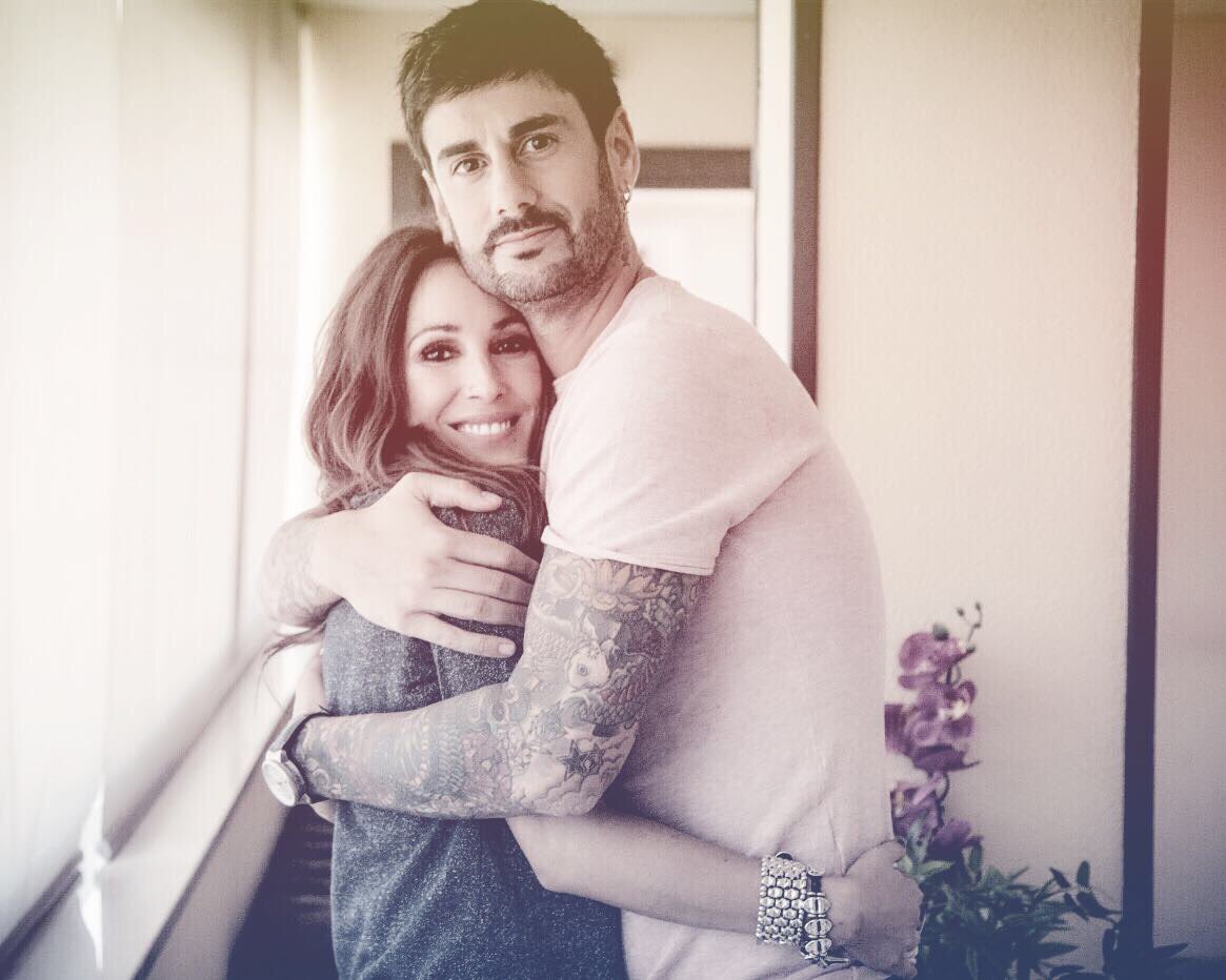 _MaluOficial_'s tweet photo. Como el 🍷 amigo... Cada año mejor... Te quiero @MelendiOficial ❤️ https://t.co/QFca9c3YzW