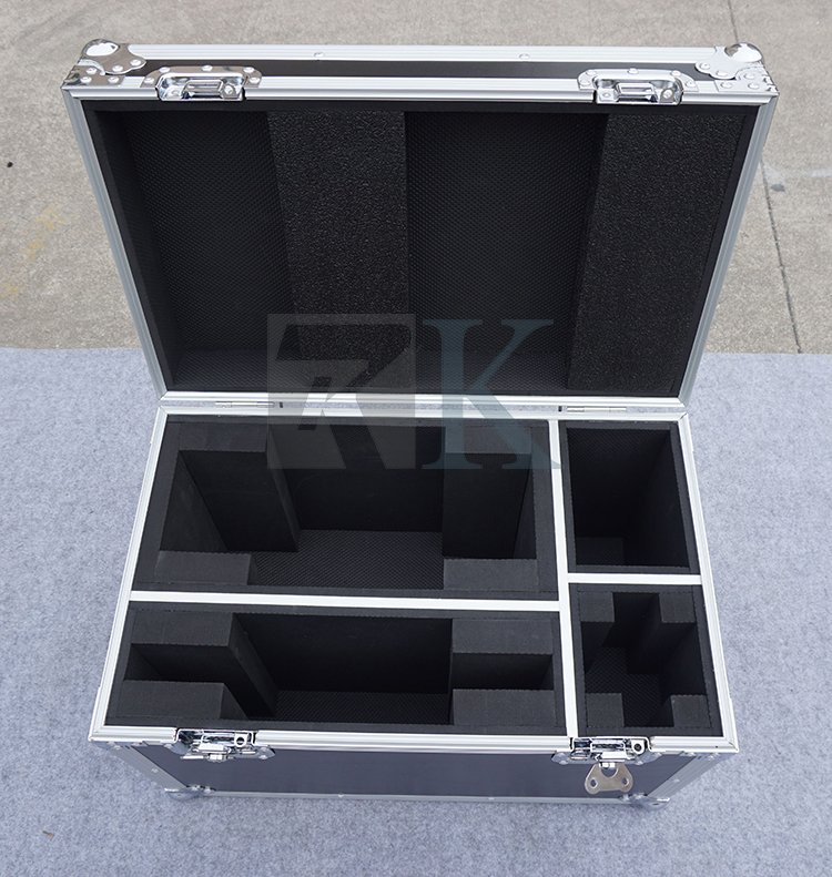 Projector Flight Case
Case Model: RKP451WLXS 
(Projector: NEC P451W; Laptop; Mixer: Behringer Xenyx 502 )
sales@chinaflightcases.com