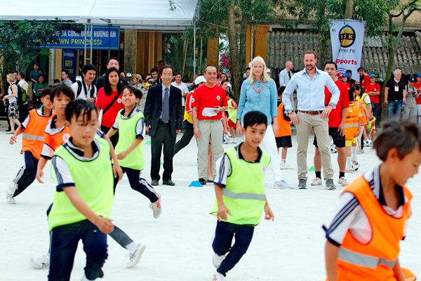 SportsCrunch's tweet photo. #Football for All in Vietnam (#FFAV), Shell Qatar and ... - https://t.co/PXzvtsMTBY
#AFCDreamAsiaAward #NguyenHoangPhuong #ShellQatar https://t.co/Ai1ivcSTf2