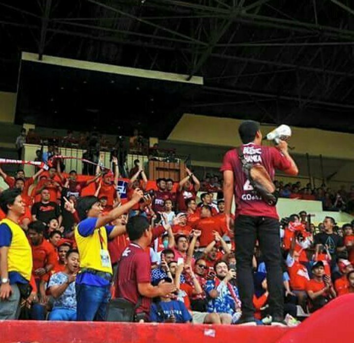 TDRFriends's tweet photo. El Capitano @hamkahamzah23 #ewako #player12 #noproblem #therealcaptain #Respect @PSM_Makassar @appimika @APPI_info https://t.co/V2tBUvhchb
