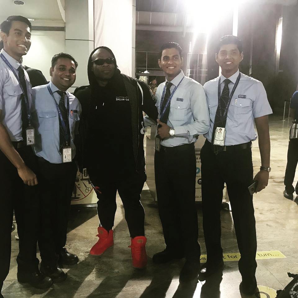 IndiGo6E's tweet photo. World renowned bodybuilder Kai Greene takes on the stage in the evening at #TGConnect Bengaluru to inspire India towards fitness. #FitToFly https://t.co/yoQ8vUVHb3