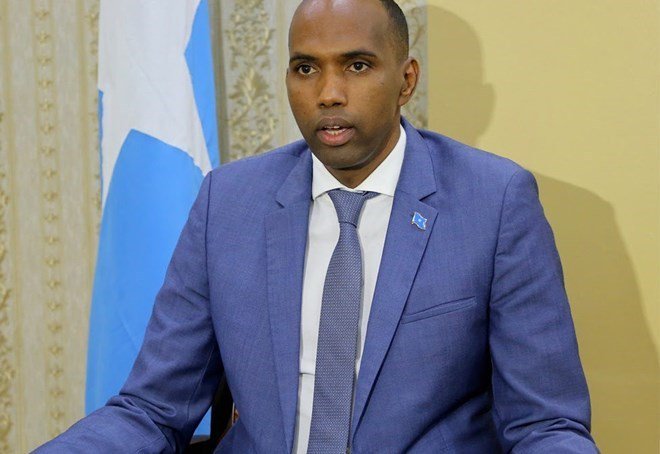 warganenews's tweet photo. #Somalia: Khayre oo maamulka Bankiga #dhexe kala hadlay soo saarista #lacago cusub https://t.co/9OTCEBtHC3 https://t.co/VYu2NW6Zy0