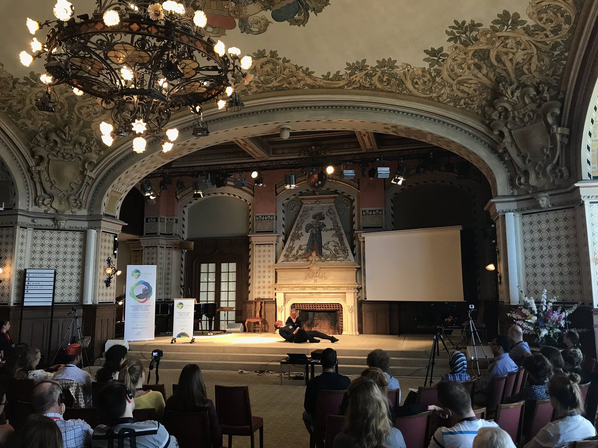 caux_iofc's tweet photo. #AEUB2017 Beautiful show from the London physical #Theatre: spreading message of #trustbuilding through silent performance #CauxForum https://t.co/3oJLuWkzhs