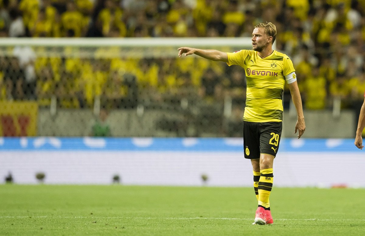 BVB's tweet photo. @Schmelle29 hat sich in Asien einen Außenband-Teilriss zugezogen. Unser Ziel: Volle Einsatzfähigkeit in vier Wochen. Gute Besserung! 💐 https://t.co/QNS2RqdN6n