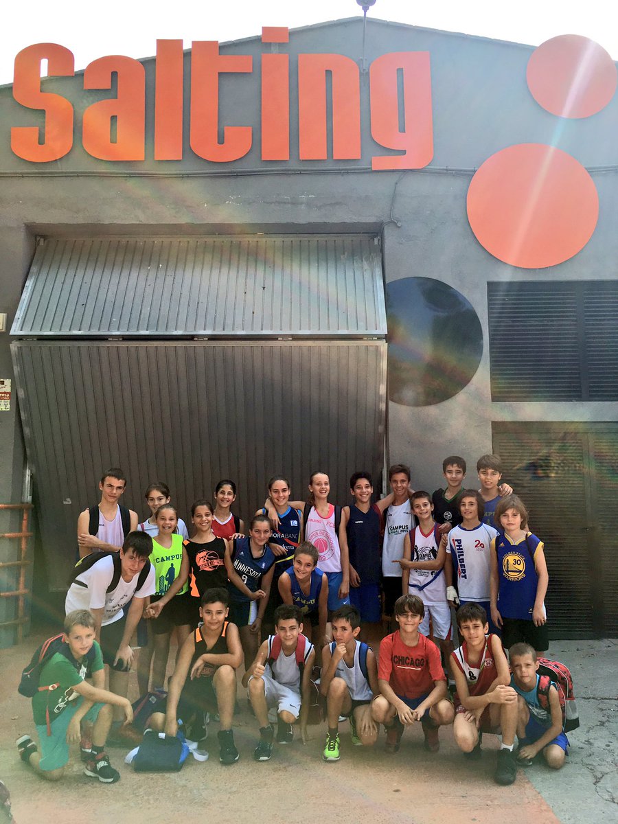 CampusCESN's tweet photo. Ja som al #SaltingVallès a punt per passar una estona de diversió assegurada!! Som-hi!! #CampusBàsquetMasCarol 🏀 https://t.co/84vmQGwIR8