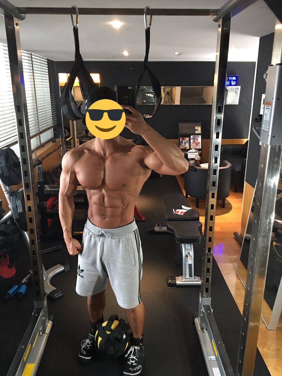 久野圭一 身体を作りかえる専門家 腹筋の切り札ハンギングレッグレイズ ボディメーカーさんのメディシンボール5kgを足に繋いでやっています これで腹筋は成長しました 久野圭一 身体を作りかえる専門家 腹筋の切り札ハンギングレッグレイズ ボディメーカーさんのメディシンボール5kgを足に繋いでやっています これで腹筋は成長しました