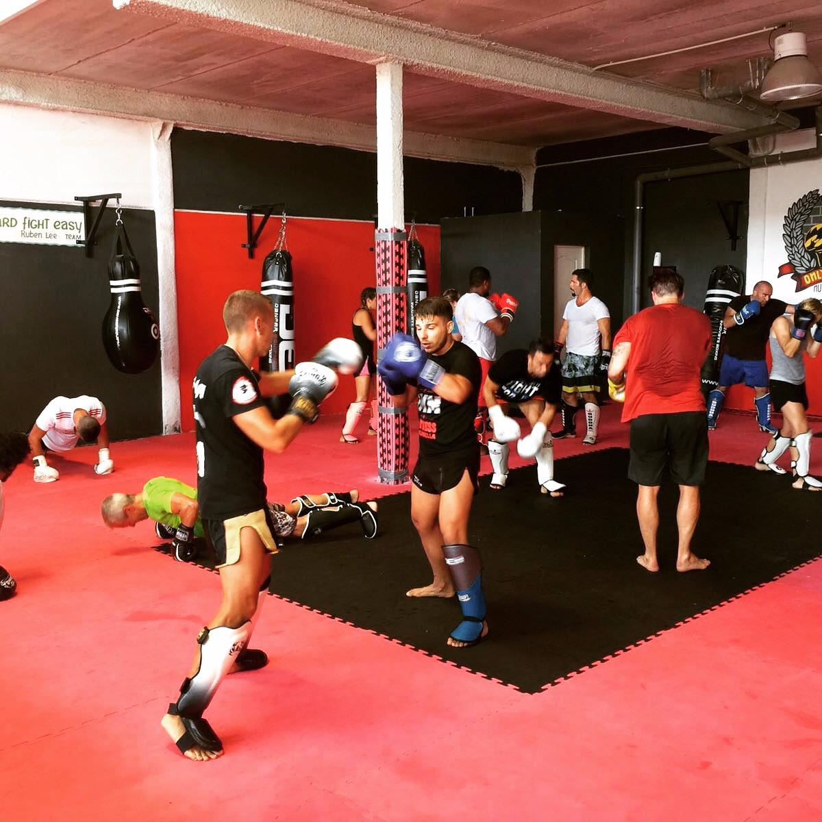 MarbellaFightS's tweet photo. Las mañanas en #MarbellaFightSchool con #RubenLee son 🔝
#Marbella #Fight #School #Gym #Training #K1 #KickBoxing #MMA #BJJ https://t.co/q0ljo3fdQI