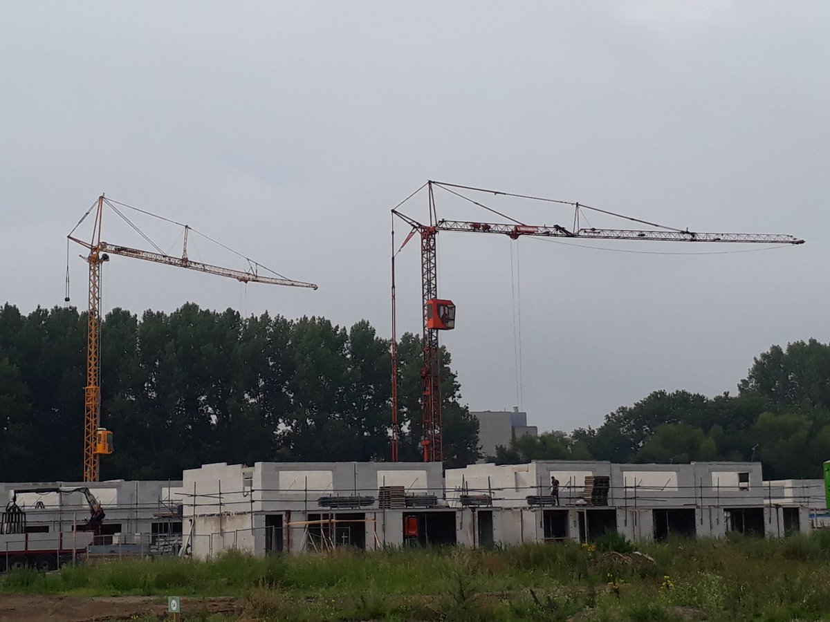 1e verd. vloer blok K en L storten + vloeren leggen 2e verd F en G en kalkzandsteen lijmen 1e verd  H vandaag. #lekkerdruk <a href="/GiesbersRdam/">GiesbersRotterdam</a>